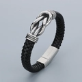 Bracciale da uomo in pelle nera intrecciata con chiusura a nodo in acciaio inossidabile - Stile Nodo Geometrico Argento (KB70701-BD)