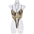 Dettaglio del crop top halter mimetico con orlo a punta e coulisse su manichino - S / Camouflage