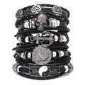 Herren Punk Lederarmband Set mit Totenkopf und Anker Anhängern auf geflochtenen Bändern - Mehrschichtiges Set