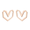 Dettaglio di orecchini a cuore in oro rosa con un design geometrico traforato minimalista - Stile Cuore Traforato (299) / Oro rosa