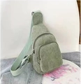 Hellgrüne Cord-Brusttasche mit verstellbarem Gurt und mehreren Reißverschlusstaschen - Grün