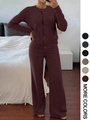 Détail de l'ensemble deux pièces en tricot avec cardigan rouge-brun et pantalon large - S / Café
