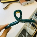 Pinza per capelli verde scuro da 13cm con molla dorata e design a spirale lucido - 13cm Tipo appendino / Verde Pavone
