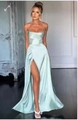 Robe longue en satin vert menthe avec dos nu élégant et fente haute sur la jambe - S / Vert Fruit