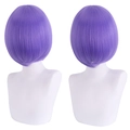 Korte paarse bob cosplay pruik met dikke styling op een wit mannequin hoofd - Lichtpaars