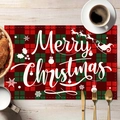 Nahaufnahme der Merry Christmas Platzmatte mit Karo-Muster auf rustikalem Holztisch - CD40-4/Wasserdichtes Leinen/Merry Christmas Schriftzug / 30x45cm