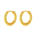 Pendientes de aro geométricos dorados con acabado texturizado de corte de diamante - Dorado