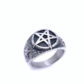 Anello vintage in acciaio inossidabile con stella e texture incise finitura nera - US 8 / Argento Antico