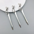 Tre ciondoli a forma di spada vintage in argento antico per gioielli fai da te - Striscia 10x69mm/Argento Antico