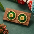 Boucles d'oreilles fleur vintage dorées avec émail vert et pierre précieuse de Noël - Clous Ronds en Émail Vert / Vert & Jaune