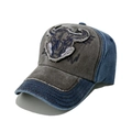 Dettaglio del ricamo teschio di toro e bordi sfilacciati su cappello baseball vintage - M (56-58cm) / Nero Lavato (Mix Blu Scuro)
