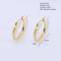 Dettagli degli orecchini a cerchio in acciaio inossidabile placcati oro 18k da 23mm con greca - Oro (Motivo a Dragone)