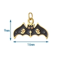 Détail d'un pendentif chauve-souris doré et noir de 9x16mm avec croix pour bijoux Halloween - Chauve-souris (Anneau en Acier)