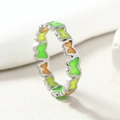 Macro dell'anello a farfalla argentato con smalto neon in verde, arancione e giallo - US 9 / Acciaio + Verde