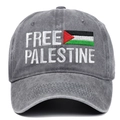 Gros plan sur la broderie Free Palestine et le drapeau sur une casquette en coton gris - Réglable / Gris