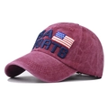 Dettaglio cappellino da baseball bordeaux in cotone lavato con ricamo USA SPORTS 3D - Regolabile / Rosso vino lavato