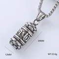 Vue détaillée du pendentif Viking avec dimensions 34mm par 12mm sur fond gris - Pendentif Cylindrique (Pendentif Unique Style 12)