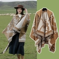 Poncho ethnique à capuche marron et beige avec franges noires pour voyage en plein air - Couleur 26