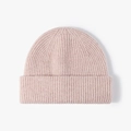 Gorro de punto acanalado rosa claro minimalista con dobladillo elegante para el frío - Rosa (23B088)