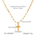 Detalle de collar de perlas con colgante de cruz dorada incluyendo medidas de tamaño - Estilo de Crucifijo Empalmado de Perlas (HC-N40555)