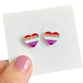Boucles d'oreilles cœur pailletées arc-en-ciel avec rayures multicolores en résine - Style Cœur Rayures Rouge Orange Blanc Violet (5)