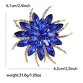 Blaue Kristall-Blumenbrosche in Goldplattierung mit Abmessungen und Gewichtsangaben - Blau