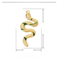 Vista detallada del colgante de serpiente esmaltado verde con medidas de 41mm por 19mm - YE674-Serpiente de Esmalte Verde
