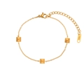 Minimalistisches 18K vergoldetes Edelstahlarmband mit gebürsteten quadratischen Anhängern - Quadratisch / Gold