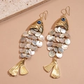 Boucles d'oreilles créatives en forme de poisson en métal doré et écailles en coquillage - Doré
