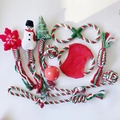 Detail shot of Christmas dog chew toy set featuring cotton ropes and rubber ball - 10-Piece Set (695g)