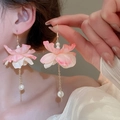 Pendientes de pétalos de tela rosa con perlas blancas y cadena dorada para mujer - Borla de perlas de gasa degradada (47#)