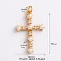 Ciondolo a croce con perle e zirconi in castone dorato, dimensioni 26 mm per 19 mm - Perla-M41C2169