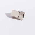 Ear cuff geometrico quadrato in argento lucido per orecchie senza buco, stile moderno - Oro Bianco