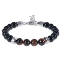 Détail du bracelet en œil de tigre 8mm avec chaîne et fermoir en acier inoxydable - Bracelet Oeil de Tigre Rouge