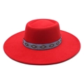 Gros plan sur un chapeau en feutre rouge avec ruban décoratif jacquard ethnique - M(56-58cm) / Rouge