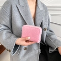 Roze pluizige kunstbont korte portemonnee met gouden rits voor dames, compact design - Roze