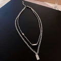 Collier double épaisseur en acier inoxydable argenté avec plaques sur fond noir - Style Double Tag Argent Superposé (32# Alliage-Argent)