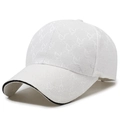 Weiße Jacquard-Baseballkappe mit schwarzer Paspelierung und hochwertiger Texturoberfläche - Weiß