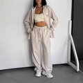 Set beige due pezzi da donna con ricamo Lucky Girl e pantaloni a gamba larga - S / Grigio