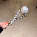 Elegante fermaglio per capelli con perla grande e design in metallo argentato intrecciato - Stile Perla Grande Incrociata Torta (HH2468) / Argento