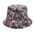 Vue détaillée du motif de perroquet tropical et de roses sur le chapeau de soleil noir - Perroquet Rose Blanche(5#)