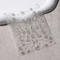 Autocollants à ongles holographiques M-357 avec papillons et motifs de fleurs - Style Ligne Papillon (M-357)