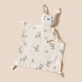 Détail du doudou pour bébé avec tête de lapin et motif floral vert en mousseline - Petit floral / 30*30 cm
