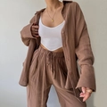 Damen 2-Teiler Braun Freizeit-Set mit Oversized-Hemd und High-Waist Kordelzug Hose - S / Karamell