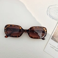 Retro-Sonnenbrille mit rechteckigem Rahmen im klassischen Schildpatt-Design - Leopardenmuster