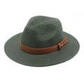 Détail d'un chapeau de paille tressé vert foncé avec ceinture en cuir brun et pompons - M (56-58cm) / Vert Foncé