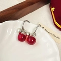 Pendientes de cereza roja creativa con ganchos de plata S925 sobre plato de cerámica - Forma de Fruta (Gancho de Plata) / Estilo Aguja de Plata Roja