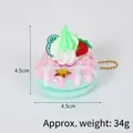 Porte-clés donut réaliste vert menthe et rose avec fraise et petite étoile dorée - Décoration beignet fraise (avec chaîne à billes dorée) / 4.50cm / Vert Clair