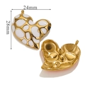 Golden heart-shaped pendant with white leopard pattern and size dimensions 24x28mm - Irregular Dots-White