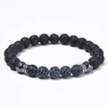 Makroaufnahme des Armbands mit 8mm verwittertem Achat, Lavastein und Hämatitperlen - Drachenader Grau Riss (Stil-05)